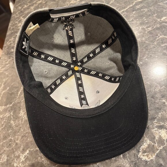 Wolf Gray & Black Snapback Adidas Hat - Picture 8 of 10